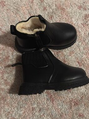 Zara Black Kids Faux-Leather Ankle Boots with Cream Faux-Shearling
